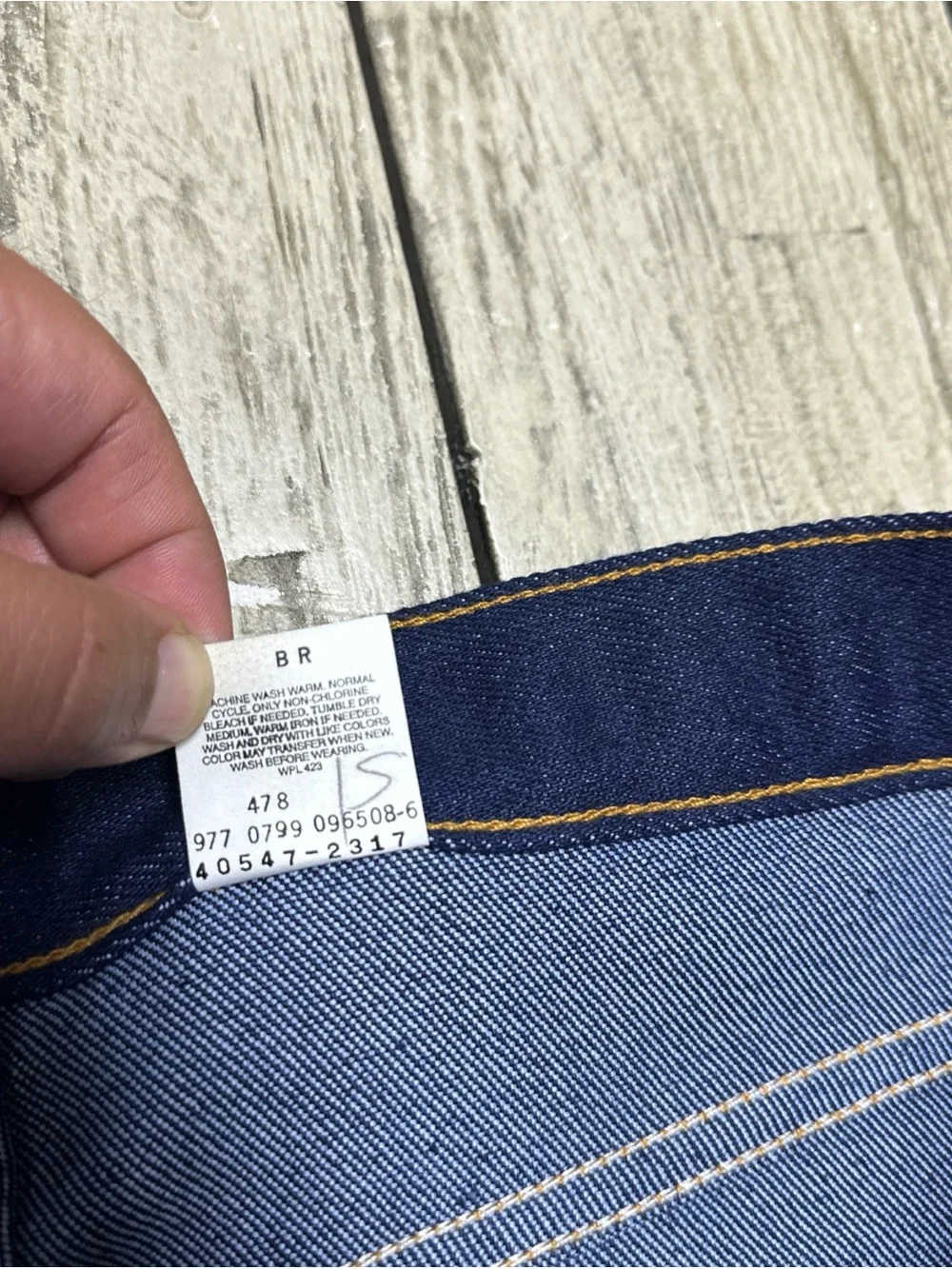 Levis classic dark